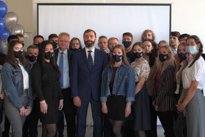 Александр Ведерников поздравил первокурсников матфака ИГУ с началом учебного года